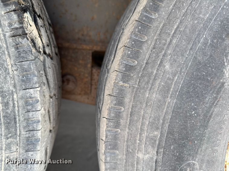 image for item EM2353 2006 Trailerman HHG8255R21 equipment trailer