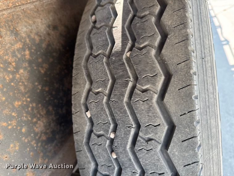 image for item EM2353 2006 Trailerman HHG8255R21 equipment trailer