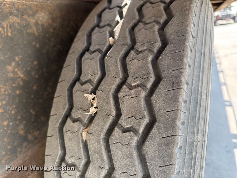 image for item EM2353 2006 Trailerman HHG8255R21 equipment trailer