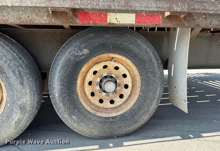 image for item EM2353 2006 Trailerman HHG8255R21 equipment trailer