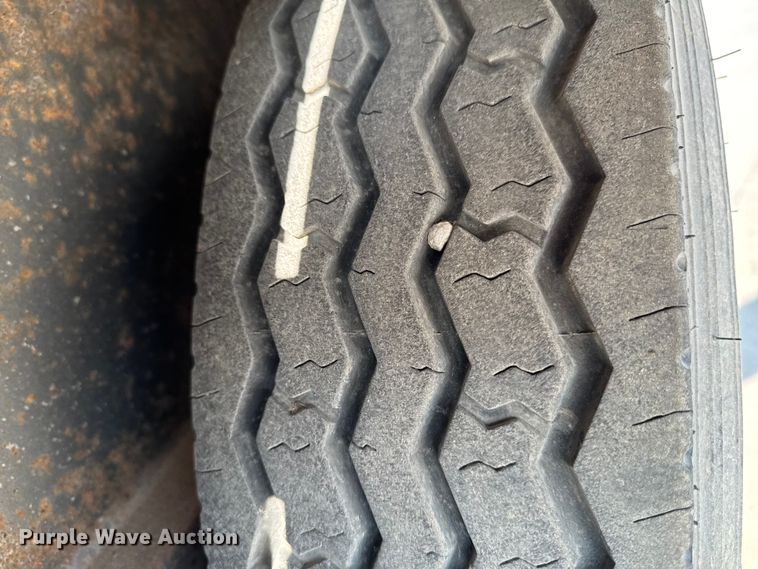 image for item EM2353 2006 Trailerman HHG8255R21 equipment trailer