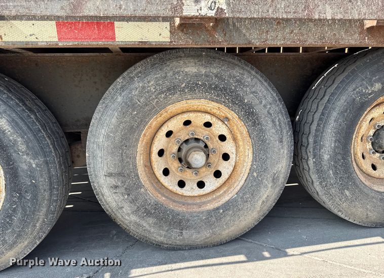 image for item EM2353 2006 Trailerman HHG8255R21 equipment trailer