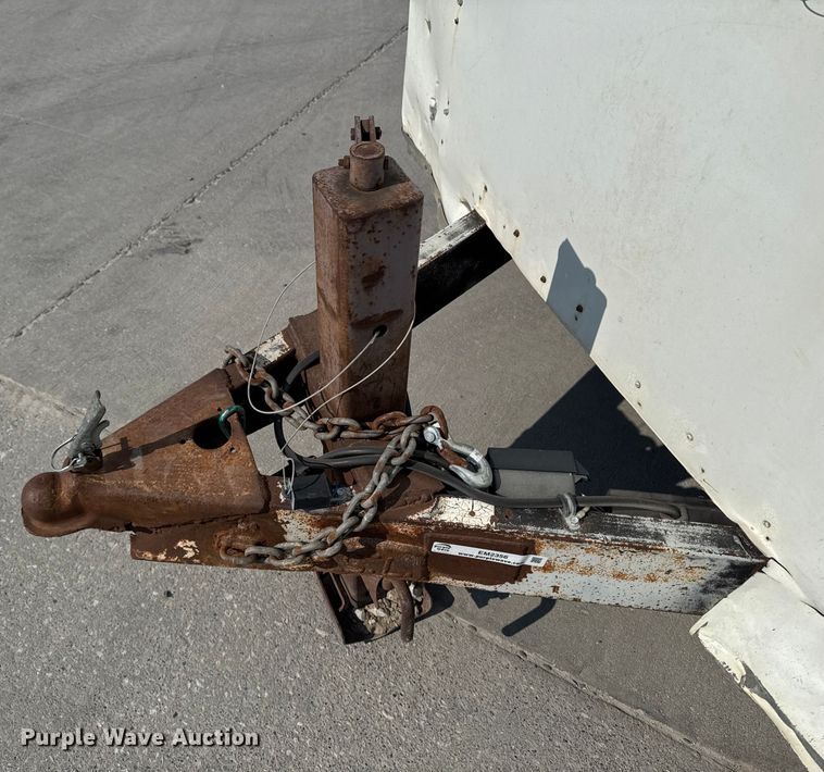 image for item EM2356 2001 United Express Line Inc enclosed cargo trailer