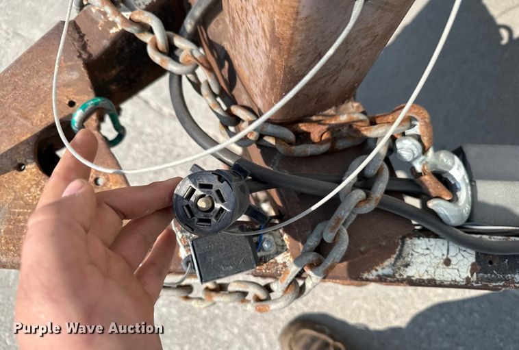 image for item EM2356 2001 United Express Line Inc enclosed cargo trailer