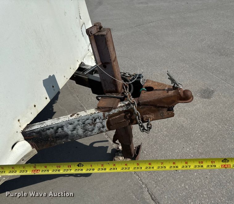 image for item EM2356 2001 United Express Line Inc enclosed cargo trailer