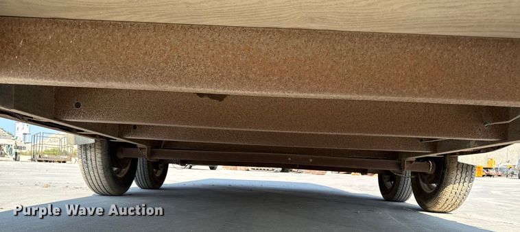 image for item EM2356 2001 United Express Line Inc enclosed cargo trailer