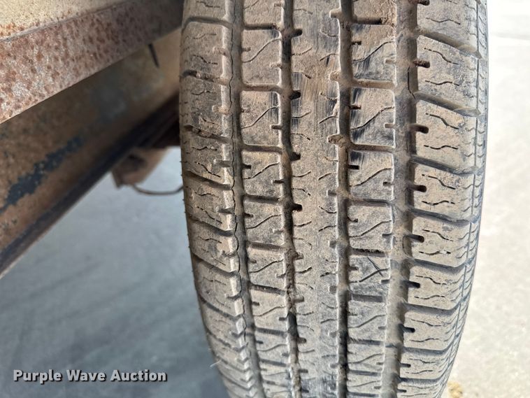 image for item EM2356 2001 United Express Line Inc enclosed cargo trailer