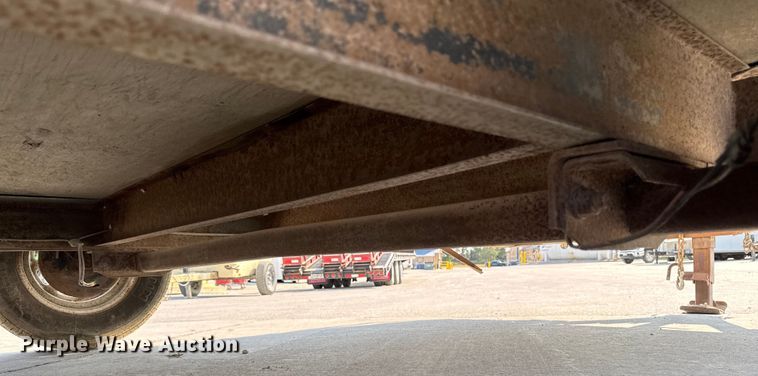 image for item EM2356 2001 United Express Line Inc enclosed cargo trailer