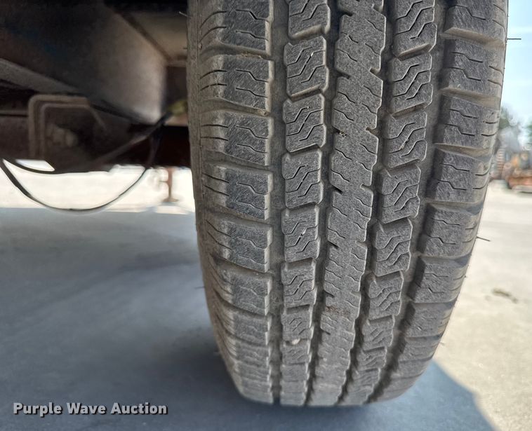 image for item EM2356 2001 United Express Line Inc enclosed cargo trailer