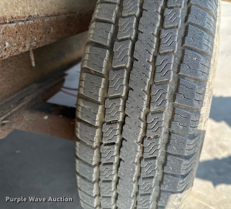 image for item EM2356 2001 United Express Line Inc enclosed cargo trailer