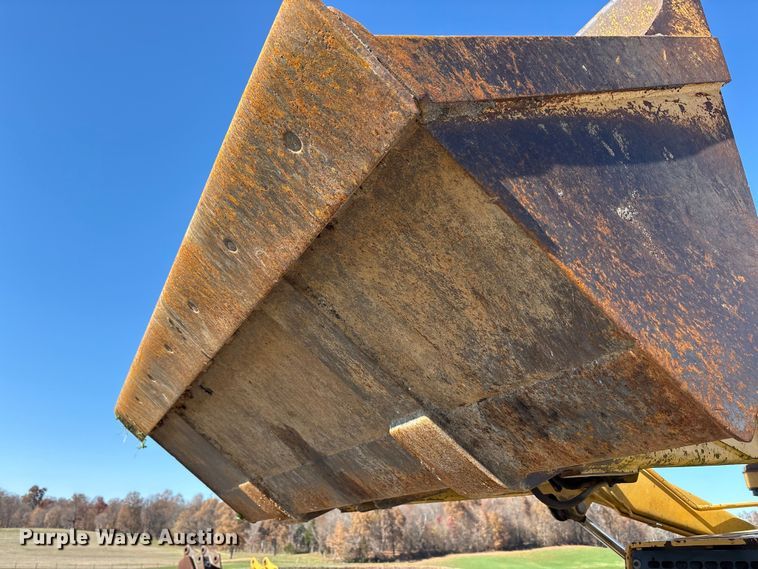 image for item EM6185 1996 John Deere 310D backhoe