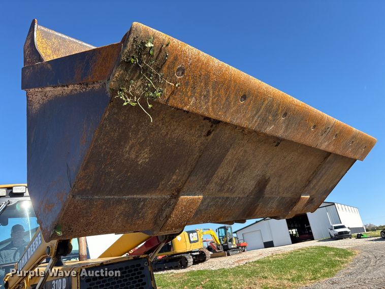 image for item EM6185 1996 John Deere 310D backhoe