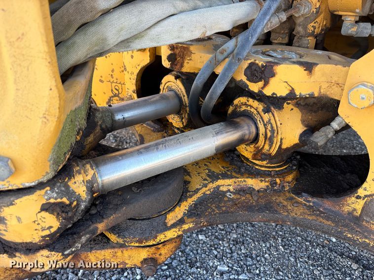 image for item EM6185 1996 John Deere 310D backhoe