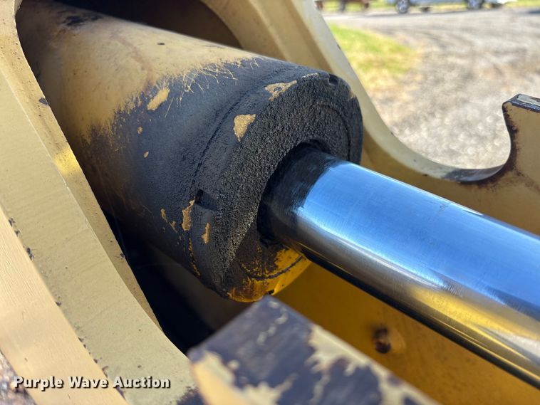 image for item EM6185 1996 John Deere 310D backhoe