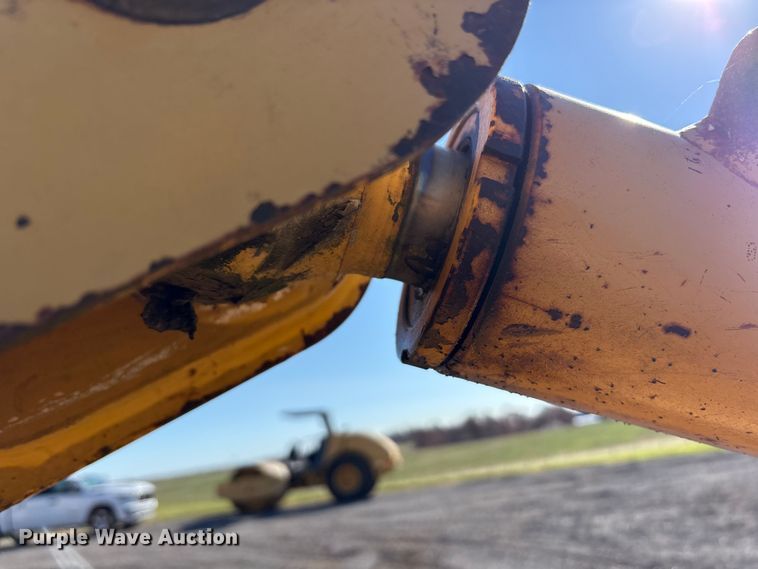 image for item EM6185 1996 John Deere 310D backhoe