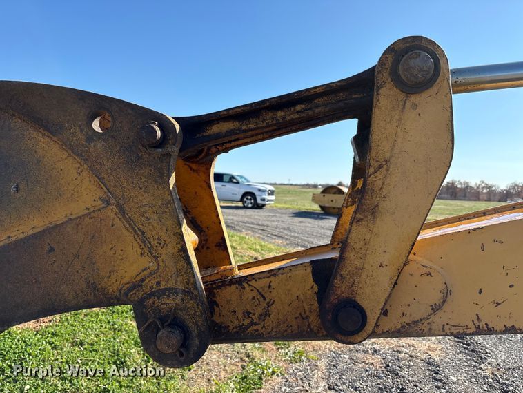 image for item EM6185 1996 John Deere 310D backhoe