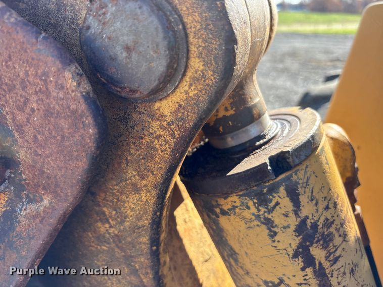 image for item EM6185 1996 John Deere 310D backhoe