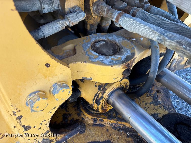 image for item EM6185 1996 John Deere 310D backhoe