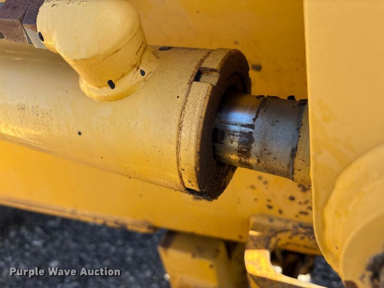 image for item EM6185 1996 John Deere 310D backhoe