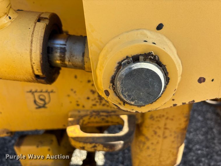 image for item EM6185 1996 John Deere 310D backhoe