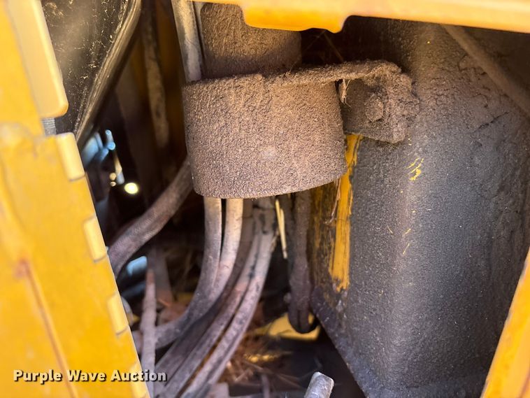 image for item EM6185 1996 John Deere 310D backhoe