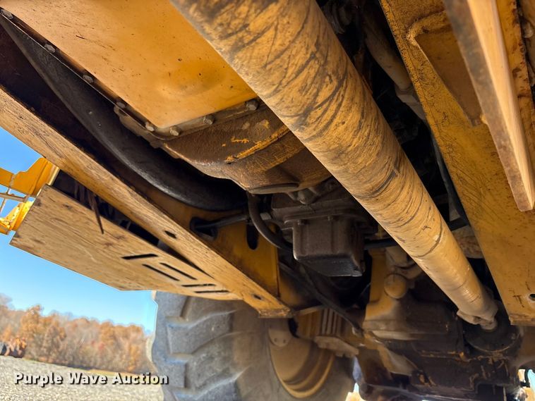 image for item EM6185 1996 John Deere 310D backhoe