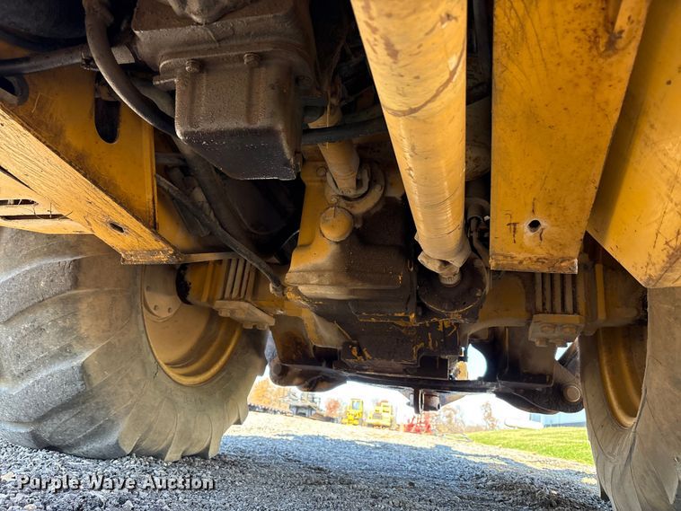 image for item EM6185 1996 John Deere 310D backhoe