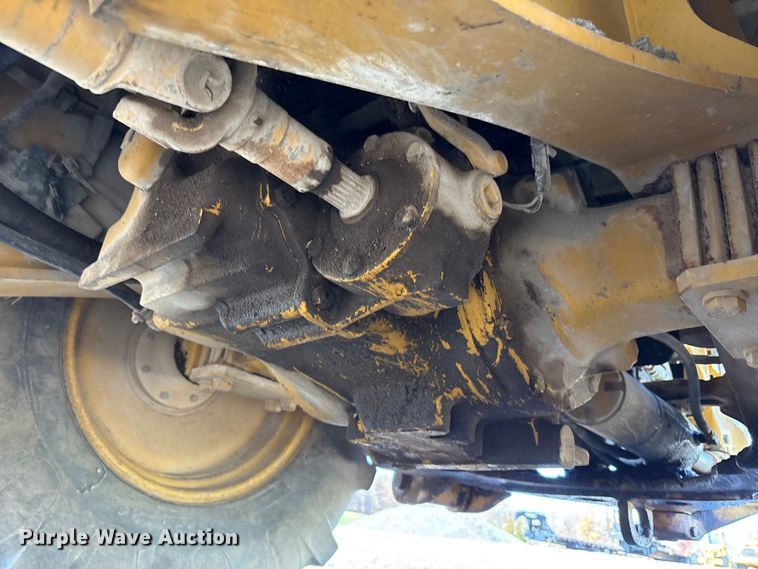 image for item EM6185 1996 John Deere 310D backhoe