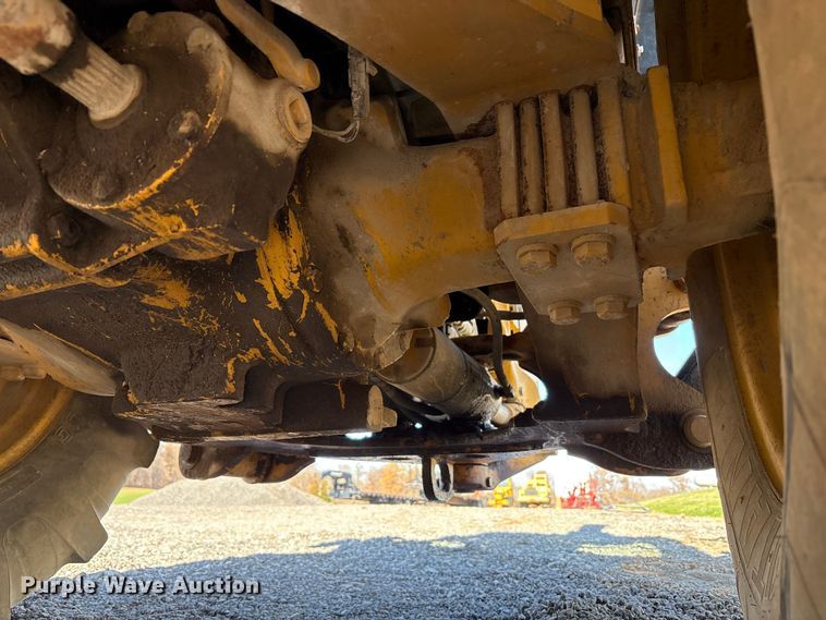 image for item EM6185 1996 John Deere 310D backhoe