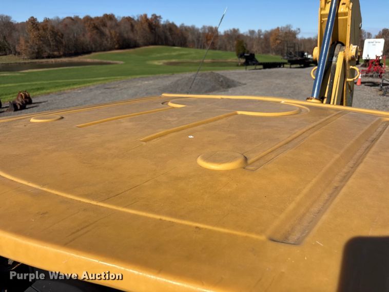 image for item EM6185 1996 John Deere 310D backhoe