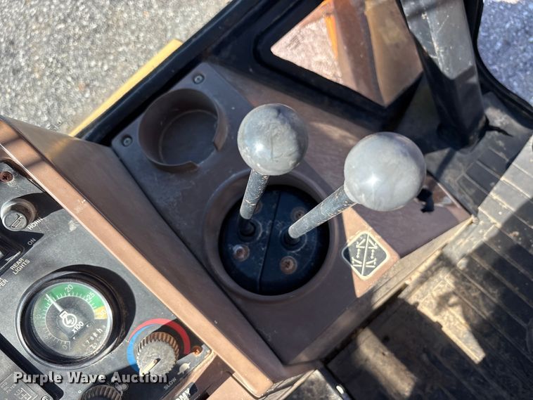 image for item EM6185 1996 John Deere 310D backhoe