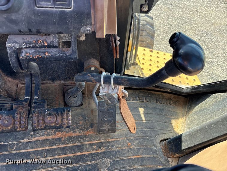 image for item EM6185 1996 John Deere 310D backhoe