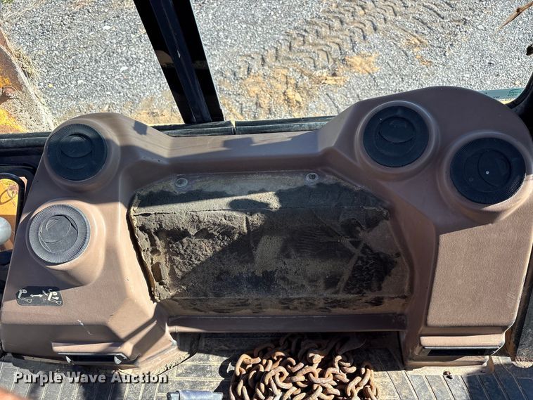 image for item EM6185 1996 John Deere 310D backhoe