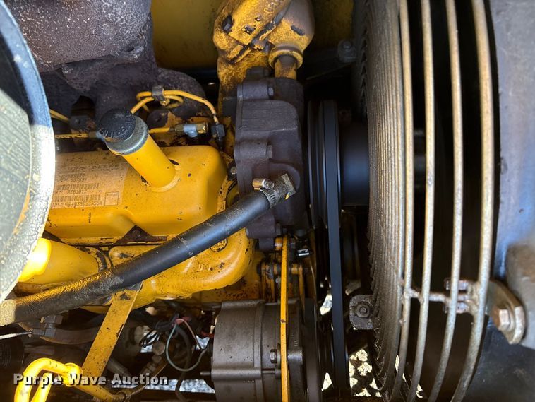 image for item EM6185 1996 John Deere 310D backhoe