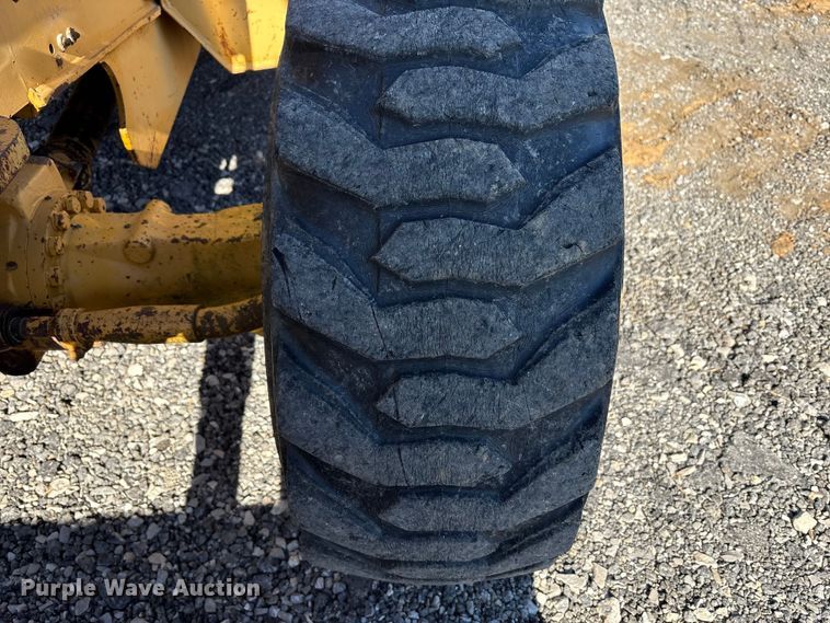 image for item EM6185 1996 John Deere 310D backhoe