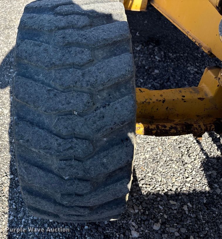 image for item EM6185 1996 John Deere 310D backhoe