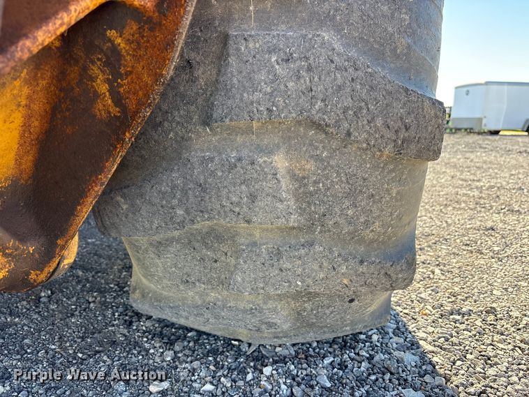 image for item EM6185 1996 John Deere 310D backhoe