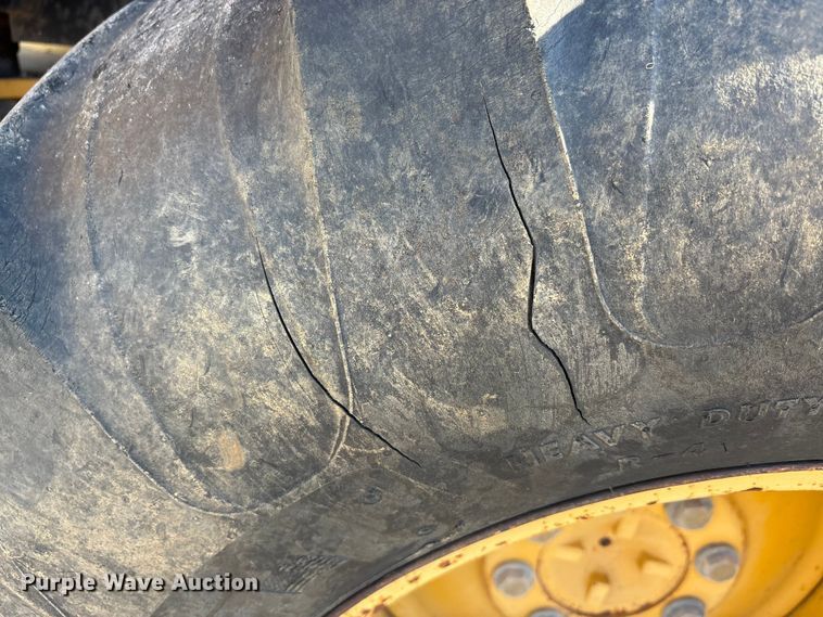 image for item EM6185 1996 John Deere 310D backhoe