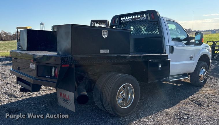 image for item EM6186 2011 Ford F350 Super Duty flatbed pickup truck