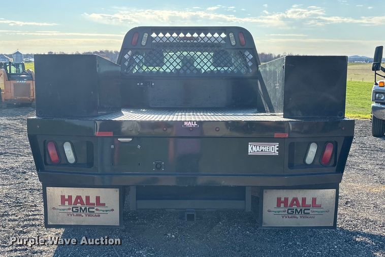 image for item EM6186 2011 Ford F350 Super Duty flatbed pickup truck