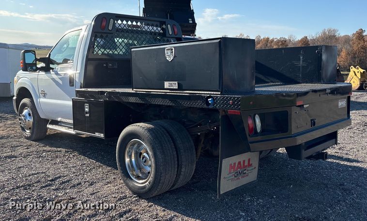 image for item EM6186 2011 Ford F350 Super Duty flatbed pickup truck