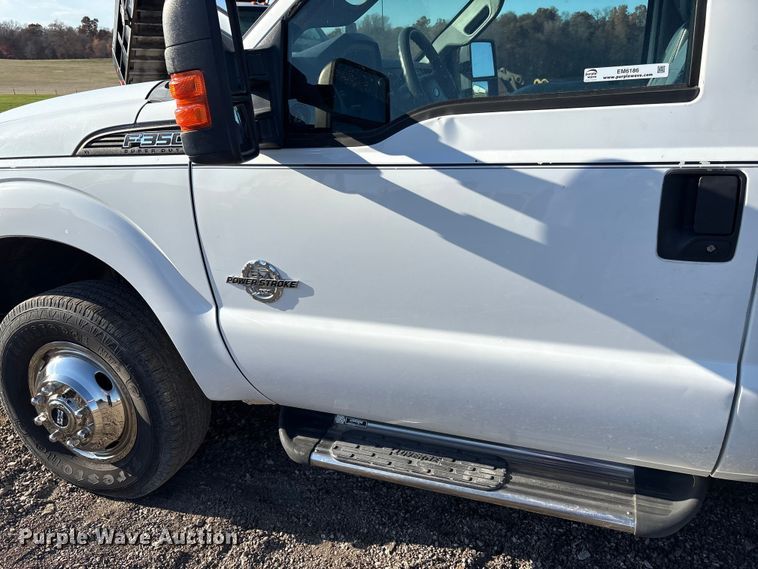 image for item EM6186 2011 Ford F350 Super Duty flatbed pickup truck