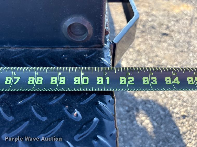 image for item EM6186 2011 Ford F350 Super Duty flatbed pickup truck