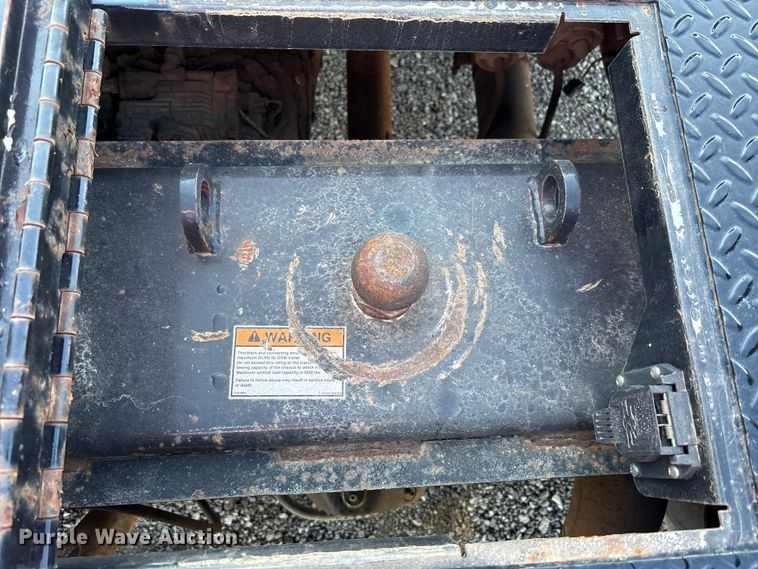 image for item EM6186 2011 Ford F350 Super Duty flatbed pickup truck