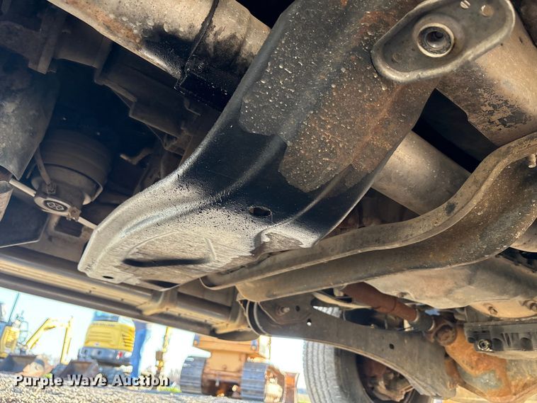 image for item EM6186 2011 Ford F350 Super Duty flatbed pickup truck