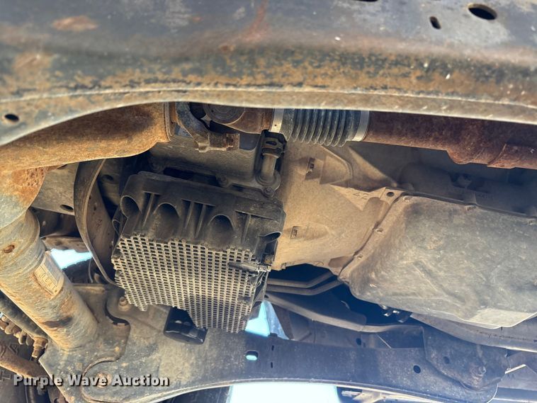 image for item EM6186 2011 Ford F350 Super Duty flatbed pickup truck