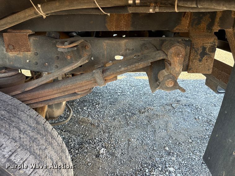 image for item EM6186 2011 Ford F350 Super Duty flatbed pickup truck