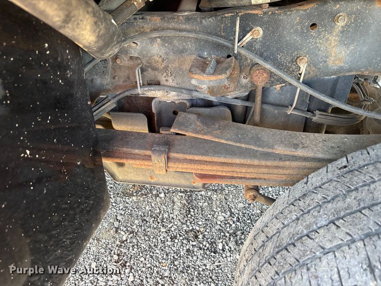 image for item EM6186 2011 Ford F350 Super Duty flatbed pickup truck