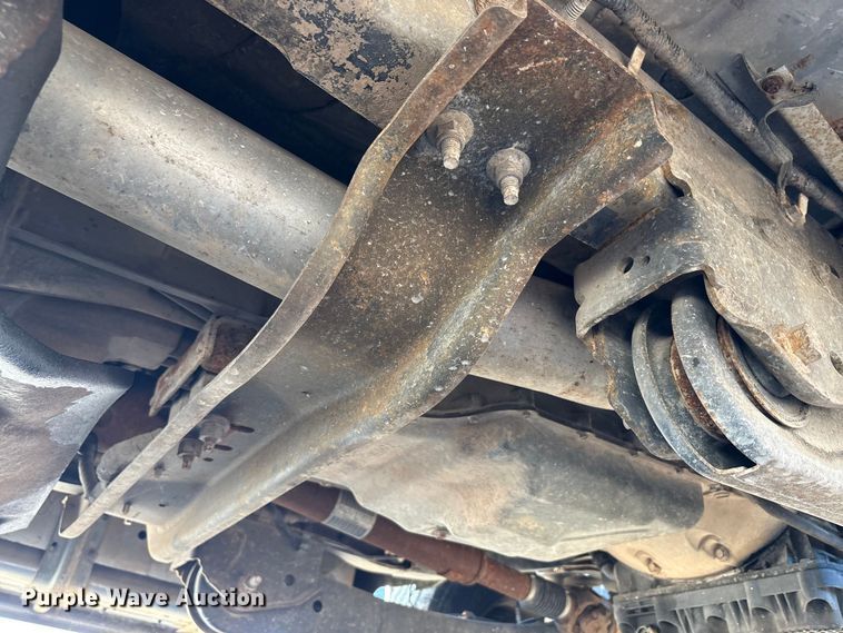 image for item EM6186 2011 Ford F350 Super Duty flatbed pickup truck