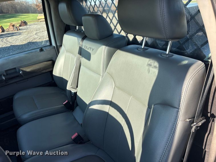 image for item EM6186 2011 Ford F350 Super Duty flatbed pickup truck